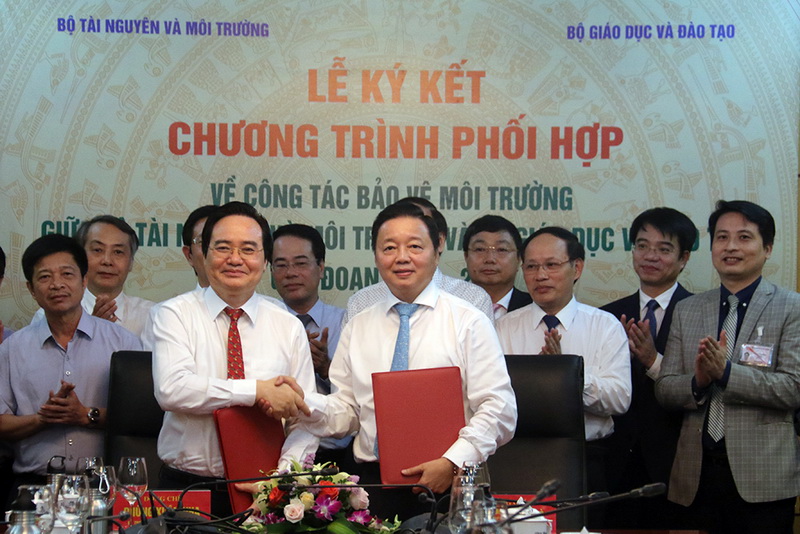 Lễ ký kết chương trình phối hợp về công tác bảo vệ môi trường giai đoạn 2019 - 2025 giữa hai Bộ